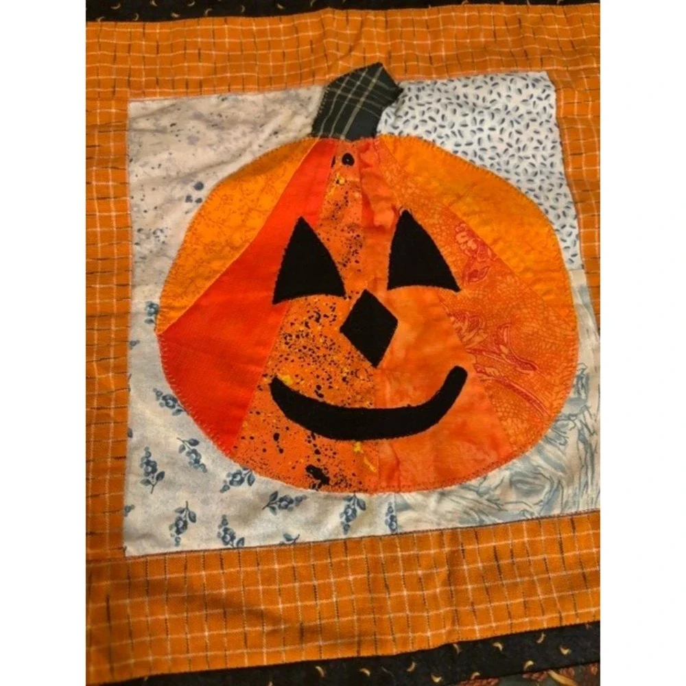 Handmade Quilted Halloween Table Runner Jack-O-Lantern Pumpkin Autumn 35.5x17.5